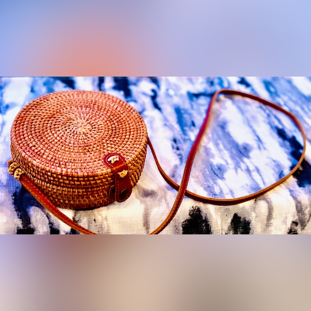 Handcrafted Tan Rattan Bag - Picture 2 of 12